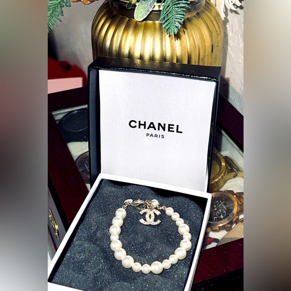 ❌❌❌SOLD‼️❌❌New* Chanel Classic Pearl CC Bracelet